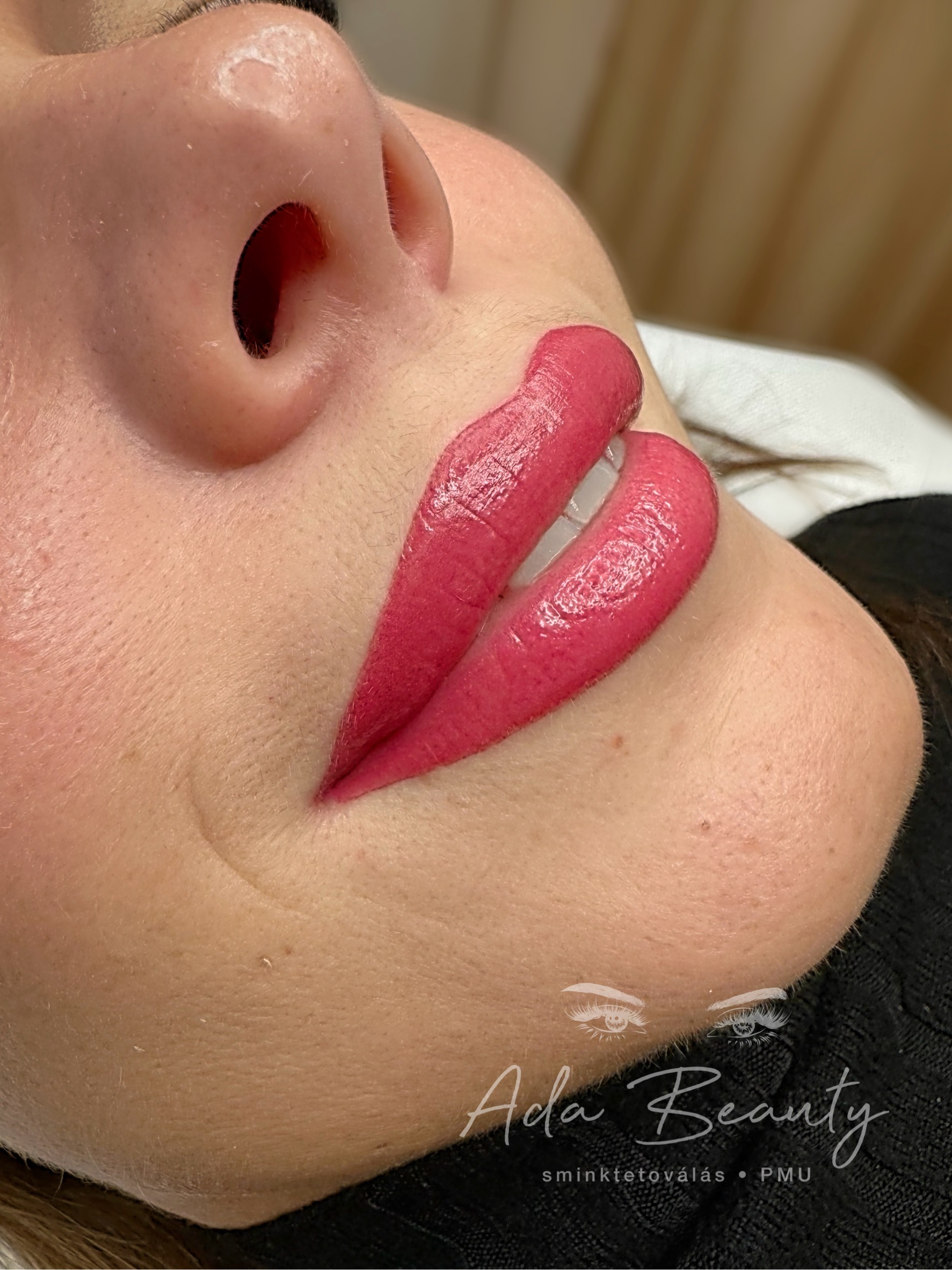 Aquarelle Lip ajaktetoválás